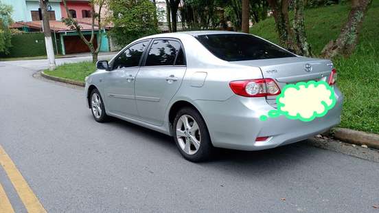 TOYOTA-COROLLA-2012