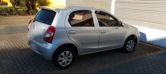 TOYOTA-ETIOS-2015