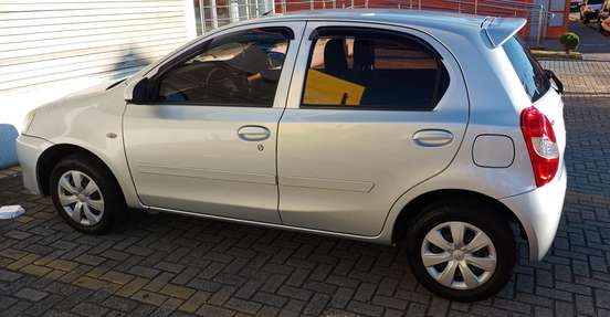 TOYOTA-ETIOS-2015