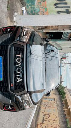 TOYOTA HILUX 2.8 GR SPORT 4X4 CD 16V DIESEL 4P AUTOMÁTICO