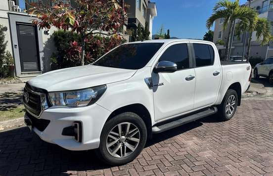 TOYOTA-HILUX-2018