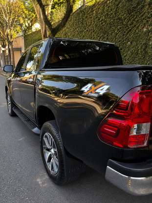 TOYOTA-HILUX-2019