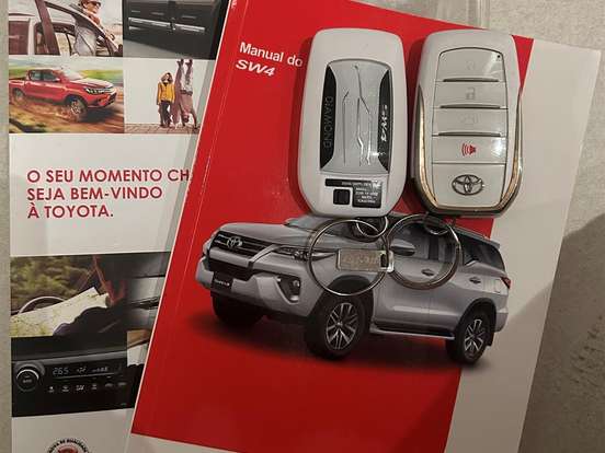 TOYOTA-HILUX SW4-2.8 SRX DIAMOND 4X4 7 LUGARES 16V TURBO INTERCOOLER DIESEL 4P AUTOMÁTICO TOYOTA-HILUX SW4-2019