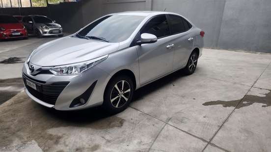 TOYOTA-YARIS-2021