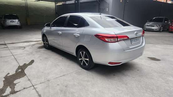 TOYOTA-YARIS-2021