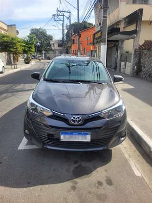TOYOTA-YARIS-2021