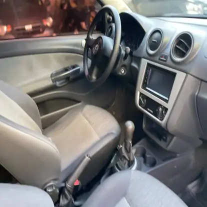 VOLKSWAGEN-GOL-2013