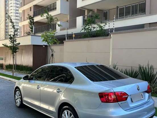 VOLKSWAGEN-JETTA-2.0 COMFORTLINE FLEX 4P TIPTRONIC VOLKSWAGEN-JETTA-2012