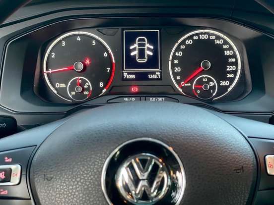 VOLKSWAGEN-POLO-2018