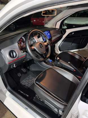 VOLKSWAGEN-UP-2017