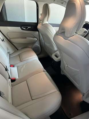 VOLVO-XC60-2020