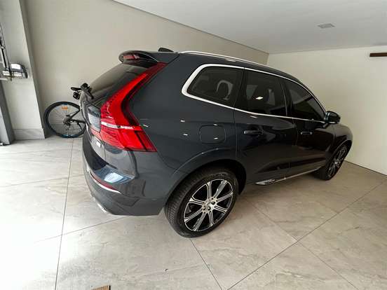 VOLVO-XC60-2021