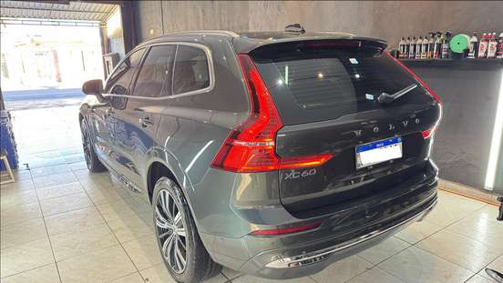 VOLVO-XC60-2021