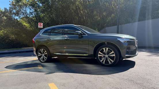 VOLVO-XC60-2022