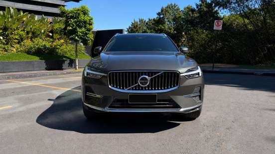 VOLVO-XC60-2022