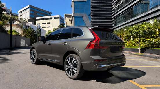 VOLVO-XC60-2022