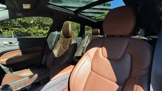VOLVO-XC60-2022