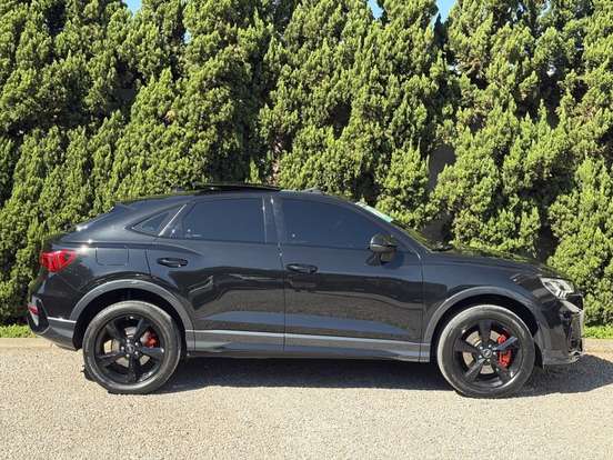 AUDI-Q3-2022