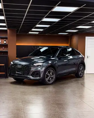 AUDI-Q5-2022