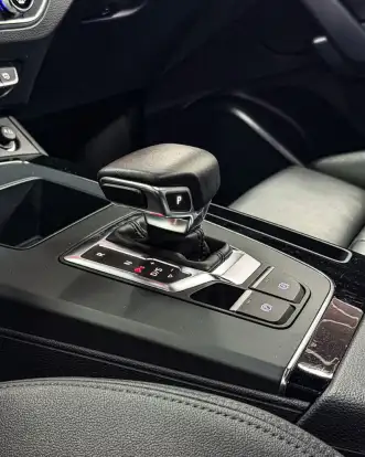 AUDI-Q5-2022