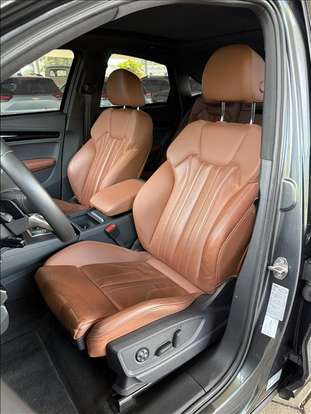 AUDI-Q5-2022