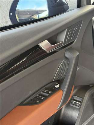 AUDI-Q5-2022