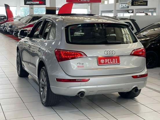 AUDI-Q5-2011