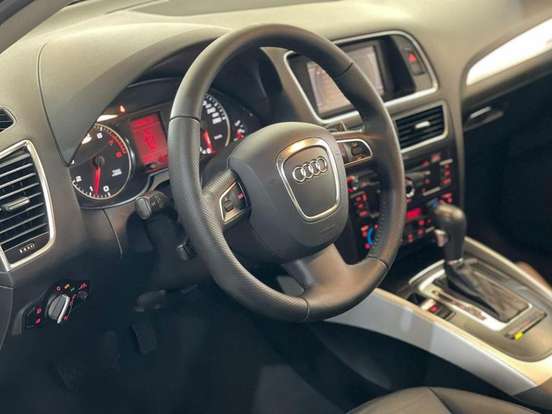 AUDI-Q5-2011