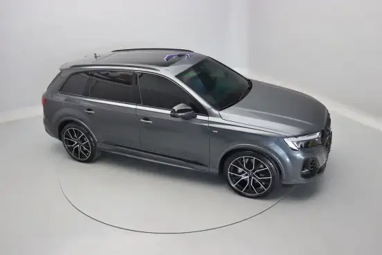 AUDI-Q7-2025
