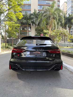 AUDI-RS6-2023