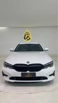 BMW-320i-2021