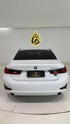 BMW-320i-2021