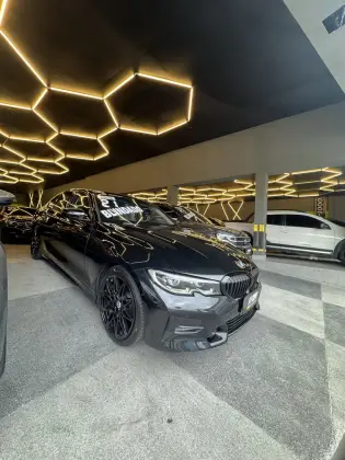 BMW 320i 2.0 16V TURBO GASOLINA SPORT GP AUTOMÁTICO BMW 320i 2.0 16V TURBO GASOLINA SPORT GP AUTOMÁTICO
