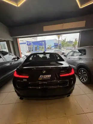 BMW-320i-2020