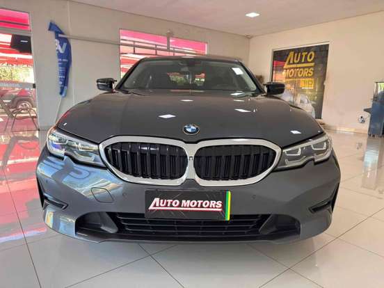 BMW-320i-2020