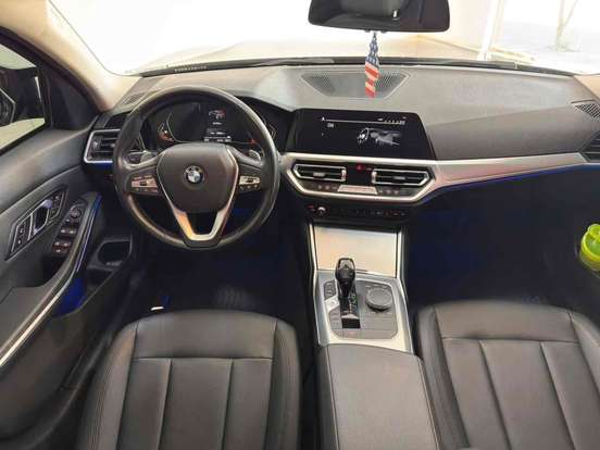 BMW-320i-2020