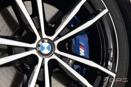 BMW-320i-2024
