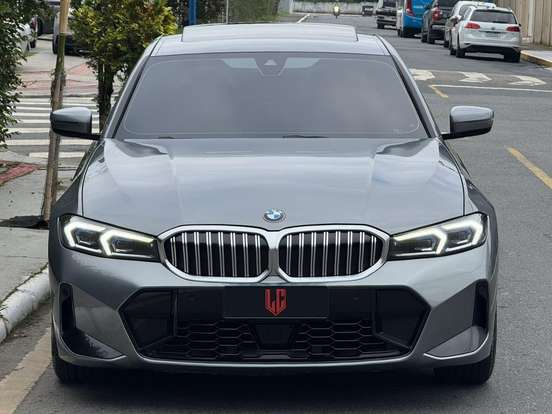 BMW-320i-2023