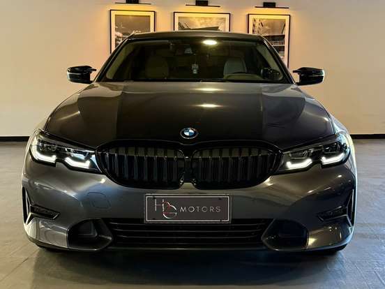 BMW-320i-2019