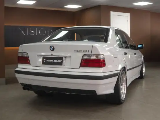 BMW-328i-2.8 SEDAN 24V GASOLINA 4P AUTOMÁTICO BMW-328i-1996