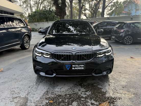 BMW-330i-2019