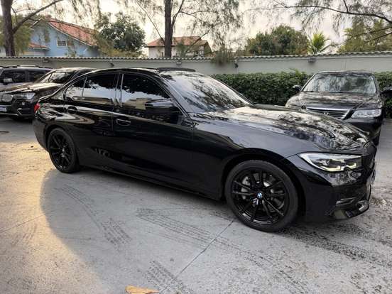 BMW-330i-2019