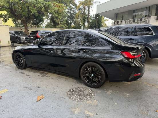 BMW-330i-2019