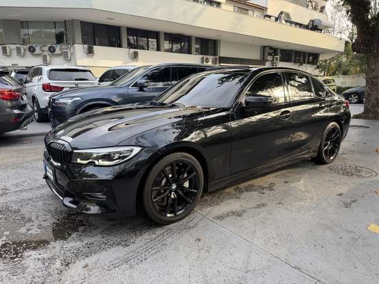 BMW-330i-2019