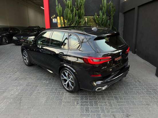 BMW-X5-2022
