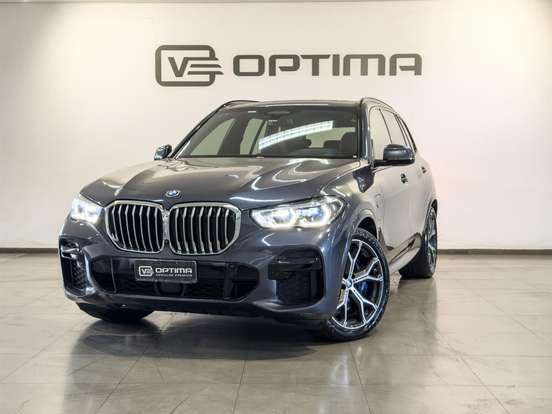 BMW-X5-2021
