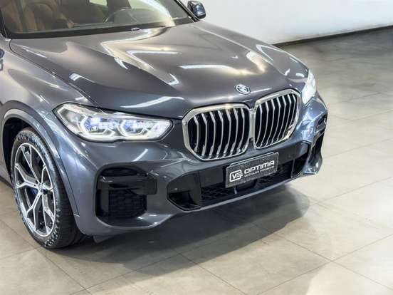 BMW-X5-2021