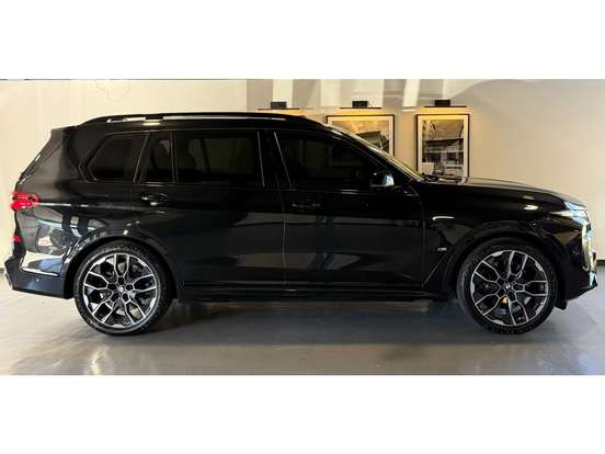 BMW-X7-4.4 V8 GASOLINA M60i STEPTRONIC BMW-X7-2023