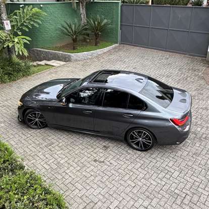 BMW-320i-2021