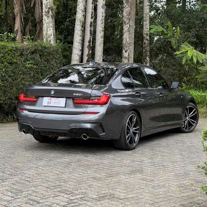 BMW-320i-2021